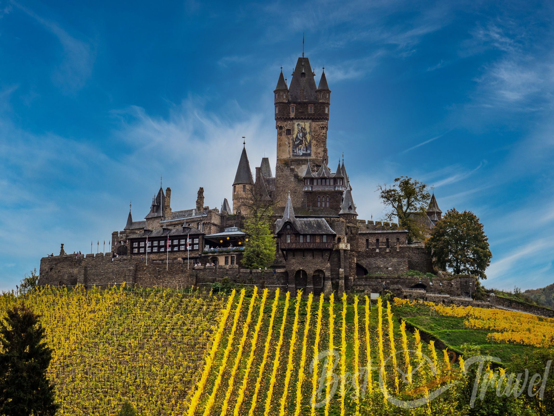 cochem-castle-reichsburg-castle-at-moselle-river-in-germany